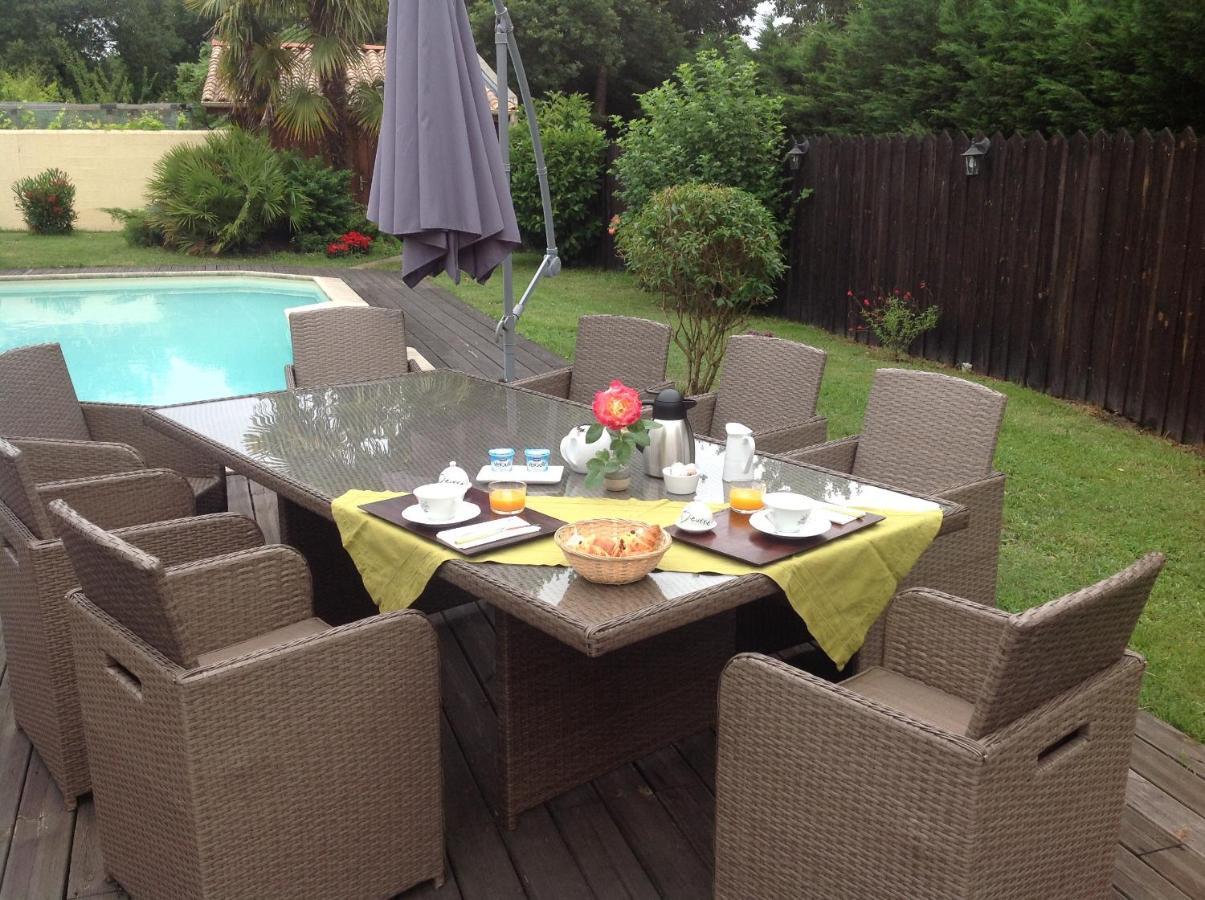 Les Rives Du Bassin Bed & Breakfast Le Teich Exterior photo